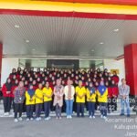 Murid Kelas XI BR1 dan XI BR2 SMKN 1 Pengasih Laksanakan Outing Class ke Alfamart Klaten